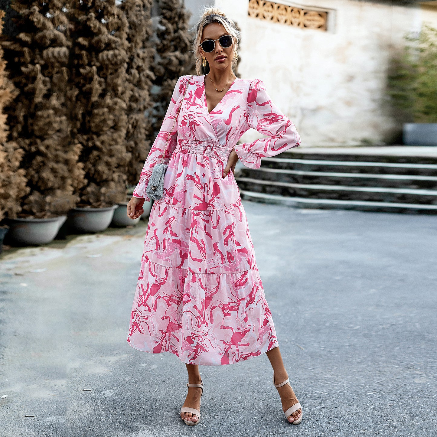 Abito casual con scollo a V da donna alla moda