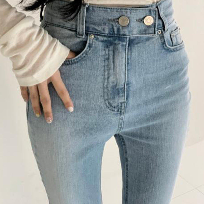 Vielseitige, schlankmachende Jeanshose mit hoher Taille und zwei Knöpfen sowie Doppeltaschen im Frühlings-Design, leicht ausgestellt für Damen