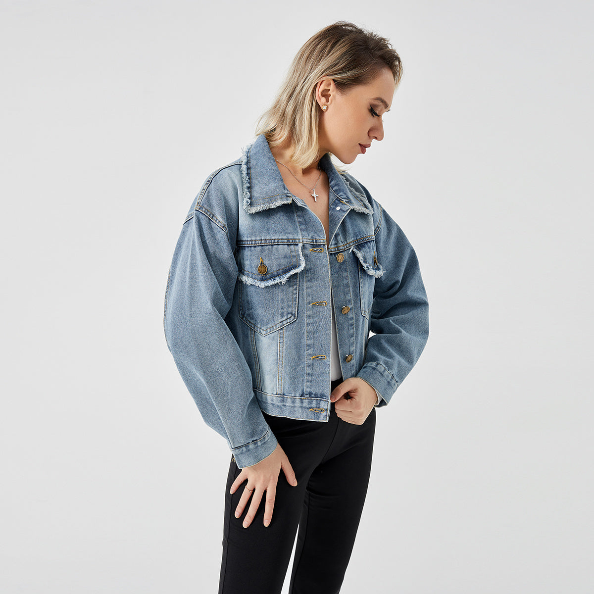 Giacca a maniche lunghe in denim da donna, modello alla moda