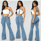 Pantaloni da donna in denim alla moda con bretelle, salopette attillata