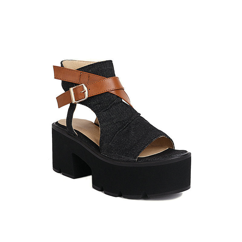 Sandali da donna in denim con cinturino in pelle e punta aperta, alla moda